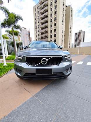VOLVO-XC40-2019
