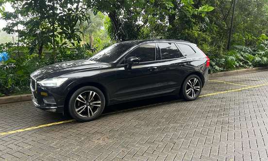 VOLVO-XC60-2.0 T5 GASOLINA MOMENTUM AWD GEARTRONIC VOLVO-XC60-2018
