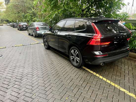 VOLVO-XC60-2.0 T5 GASOLINA MOMENTUM AWD GEARTRONIC VOLVO-XC60-2018