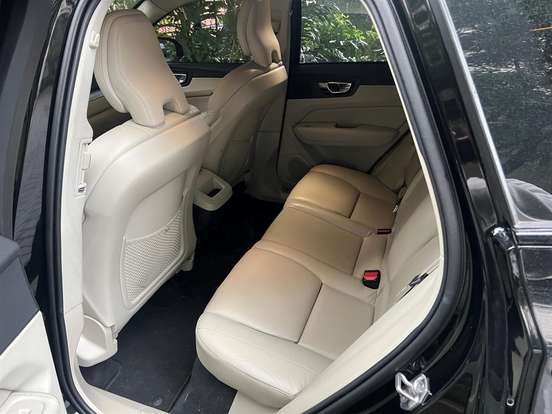 VOLVO-XC60-2.0 T5 GASOLINA MOMENTUM AWD GEARTRONIC VOLVO-XC60-2018