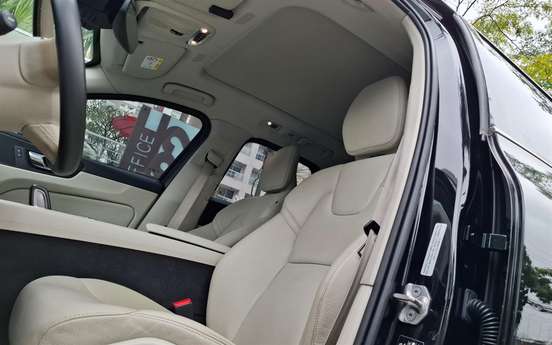 VOLVO-XC60-2.0 T8 HYBRID MOMENTUM AWD GEARTRONIC VOLVO-XC60-2020