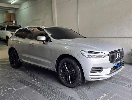 VOLVO-XC60-2.0 T8 HYBRID MOMENTUM AWD GEARTRONIC VOLVO-XC60-2020