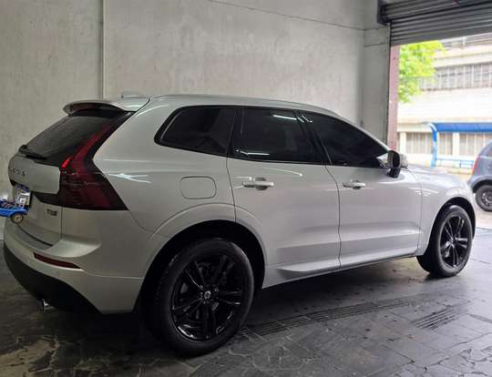 VOLVO-XC60-2.0 T8 HYBRID MOMENTUM AWD GEARTRONIC VOLVO-XC60-2020