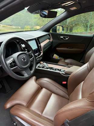 VOLVO-XC60-2021