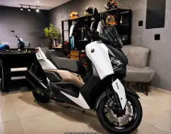 YAMAHA XMAX 250 CONNECTED ABS YAMAHA XMAX 250 CONNECTED ABS