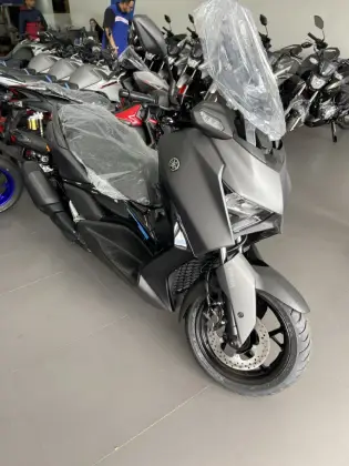 YAMAHA XMAX 300 CONNECTED ABS YAMAHA XMAX 300 CONNECTED ABS