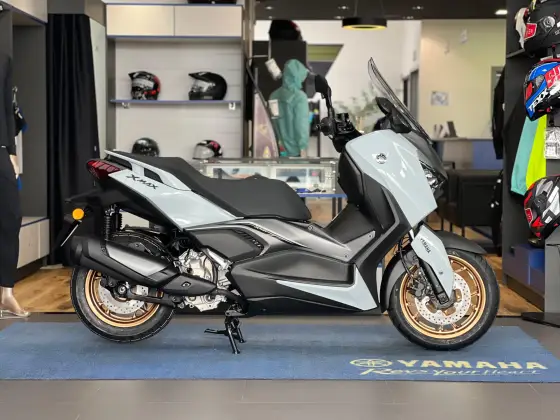 YAMAHA XMAX 300 CONNECTED ABS YAMAHA XMAX 300 CONNECTED ABS