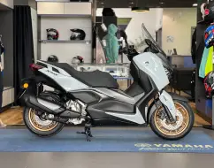 YAMAHA XMAX 300 CONNECTED ABS YAMAHA XMAX 300 CONNECTED ABS