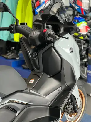 YAMAHA-XMAX 300 CONNECTED ABS-2026