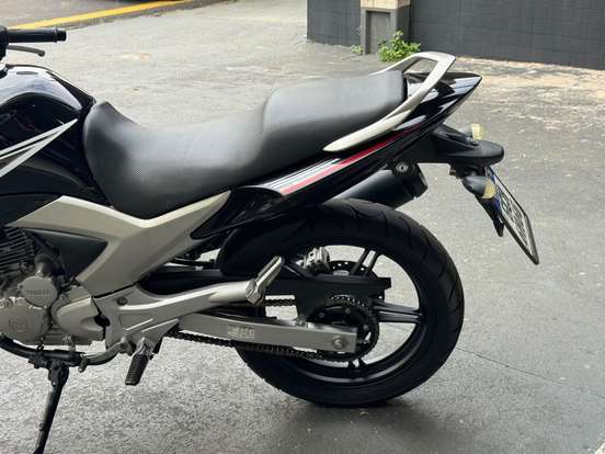 YAMAHA-YS 250 FAZER-2015