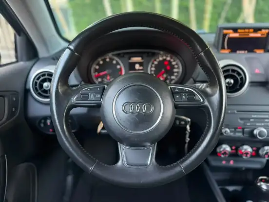 AUDI-A1-1.4 TFSI ATTRACTION 16V 122CV GASOLINA 2P AUTOMÁTICO AUDI-A1-2011