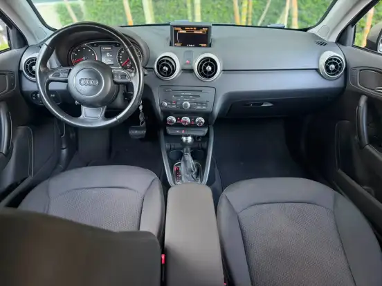 AUDI-A1-1.4 TFSI ATTRACTION 16V 122CV GASOLINA 2P AUTOMÁTICO AUDI-A1-2011