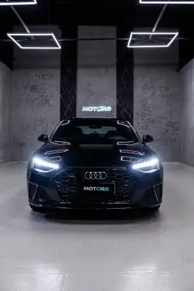 AUDI-A4-2021