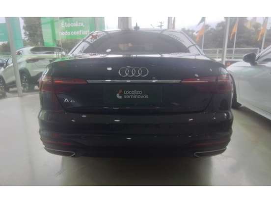 AUDI-A4-2023