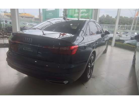 AUDI-A4-2023