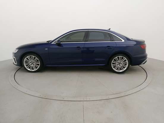 AUDI-A4-2022