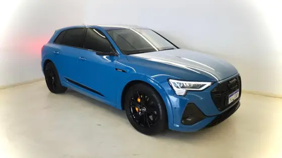 AUDI E-TRON ELÉTRICO SPORTBACK PERFORMANCE BLACK QUATTRO