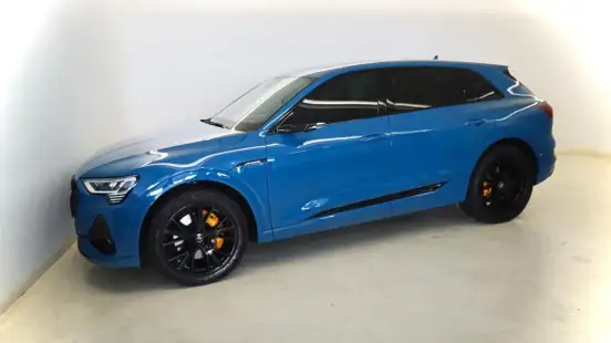 AUDI-E-TRON-2020