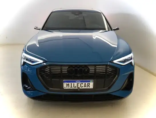AUDI-E-TRON-2020