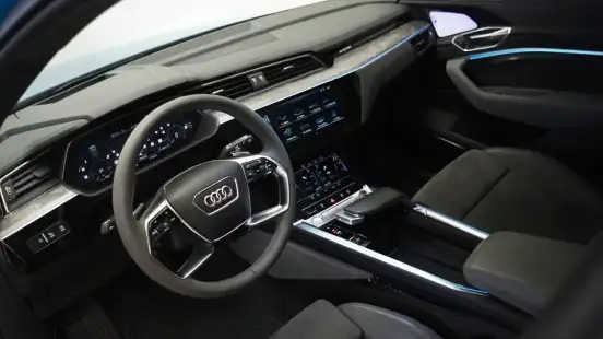 AUDI-E-TRON-2020