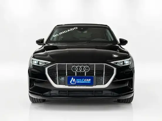 AUDI-E-TRON-2020