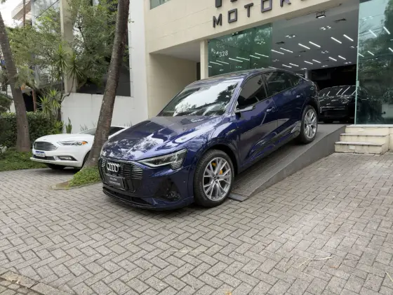 AUDI E-TRON ELÉTRICO SPORTBACK S QUATTRO