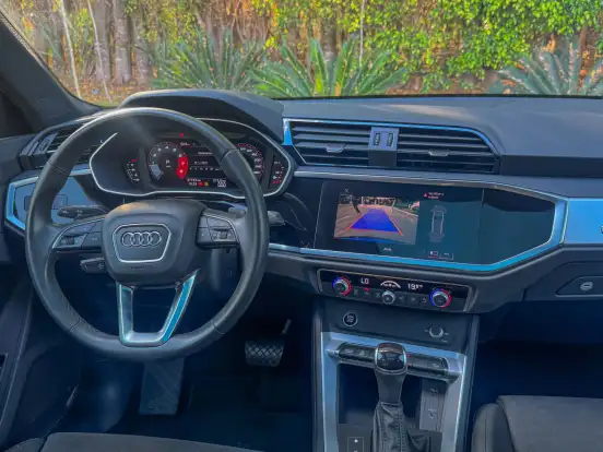 AUDI-Q3-2022