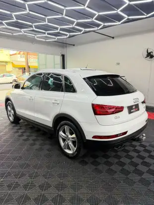 AUDI-Q3-2017