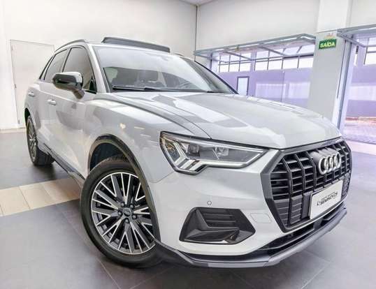 AUDI-Q3-2021