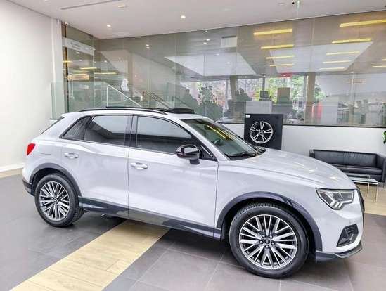 AUDI-Q3-2021