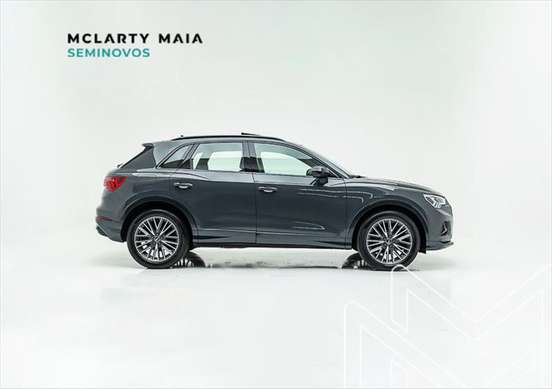 AUDI-Q3-2021