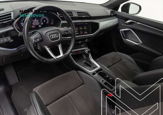 AUDI-Q3-2021