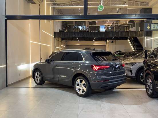 AUDI-Q3-2021