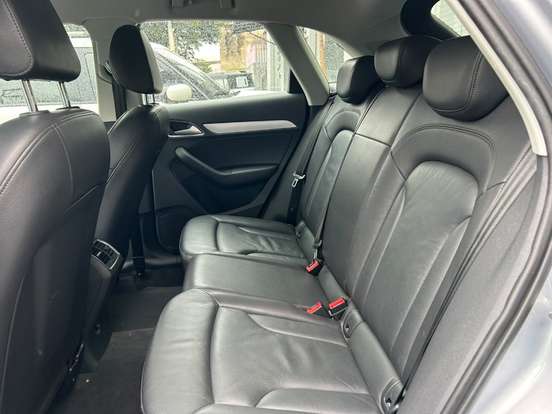 AUDI-Q3-2018