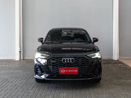 AUDI-Q3-2022