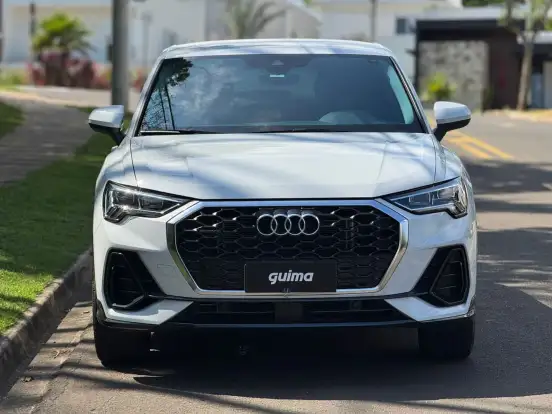 AUDI-Q3-2024