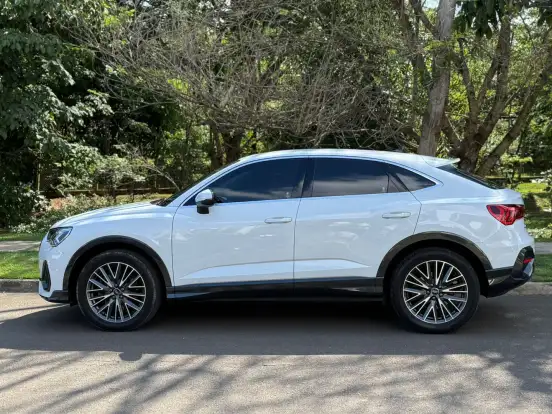 AUDI-Q3-2024