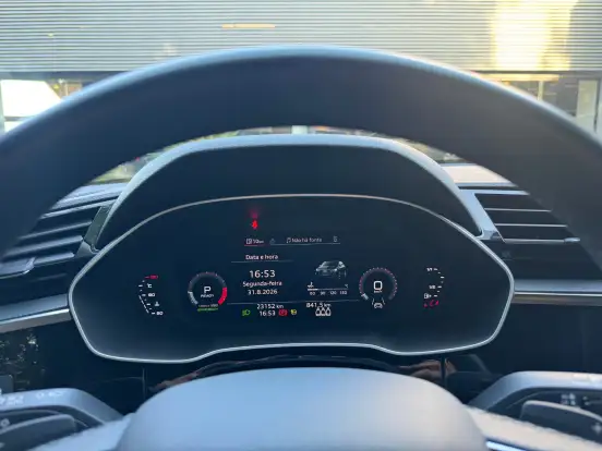 AUDI-Q3-2024