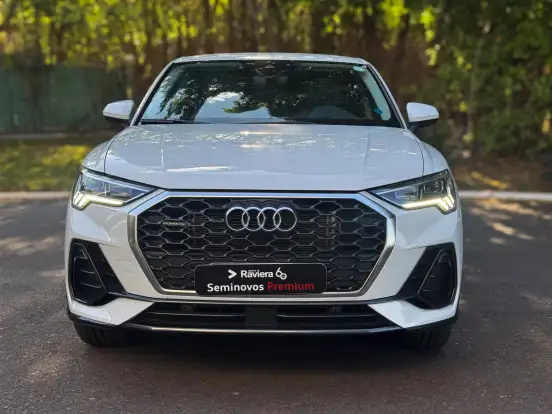 AUDI-Q3-2024