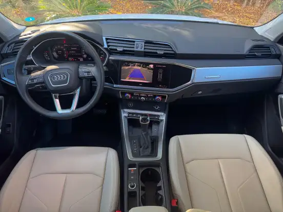 AUDI-Q3-2024