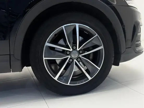AUDI-Q3-2018