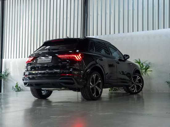 AUDI-Q3-2.0 40 TFSI GASOLINA PERFORMANCE BLACK PLUS QUATTRO TIPTRONIC AUDI-Q3-2024