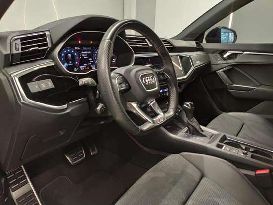 AUDI-Q3-2023