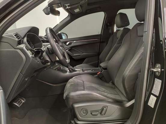 AUDI-Q3-2023