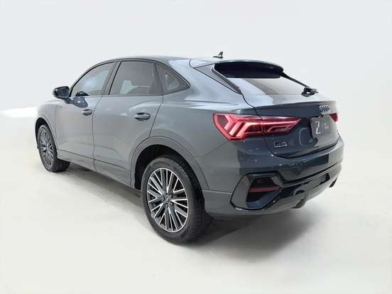 AUDI-Q3-2023