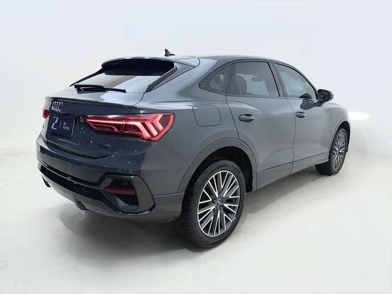 AUDI-Q3-2023