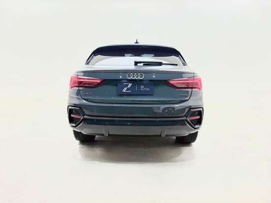 AUDI-Q3-2023