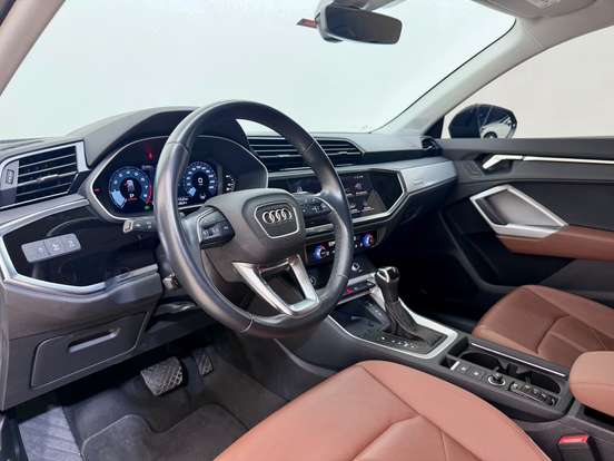AUDI-Q3-2023