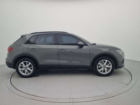 AUDI-Q3-2024