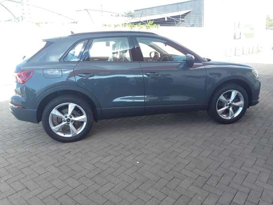 AUDI-Q3-2024